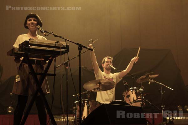 ZOEY VAN GOEY - 2011-04-11 - PARIS - Grand Rex - 